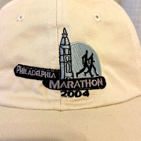 🔥VINTAGE🔥2004 Embroidered Philadelphia Marathon Velcro Strap Hat. - Picture 2 of 7